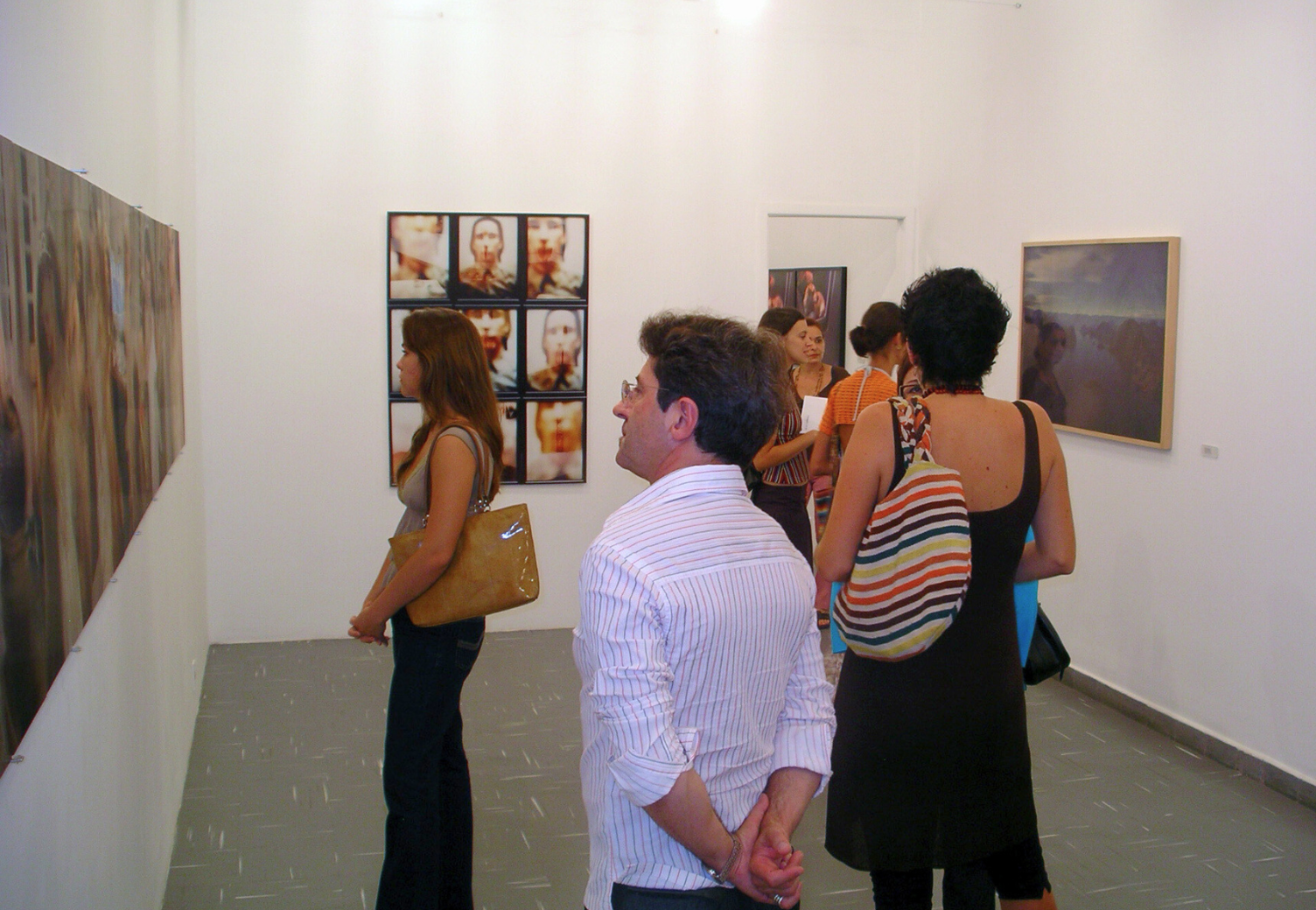 2006 | Exposição coletiva "A Imagem Lúcida", com curadoria de Ana Albani de Carvalho e Neiva Bohns, ocorrida entre 10 de abril e 30 de junho de 2006, no Espaço 0, em Porto Alegre.